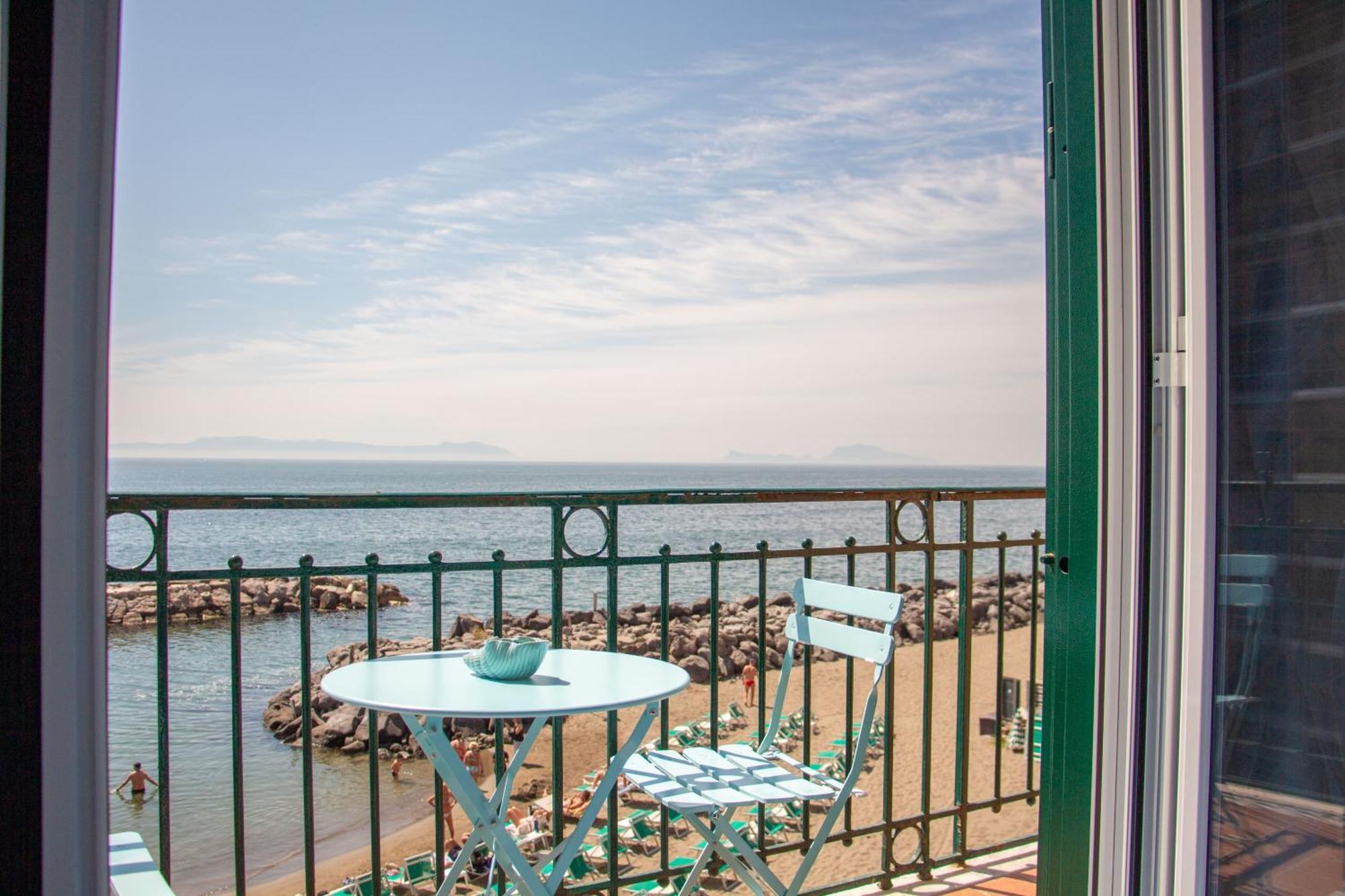 Wanderlust Aria Di Mare Apartment Naples Luaran gambar