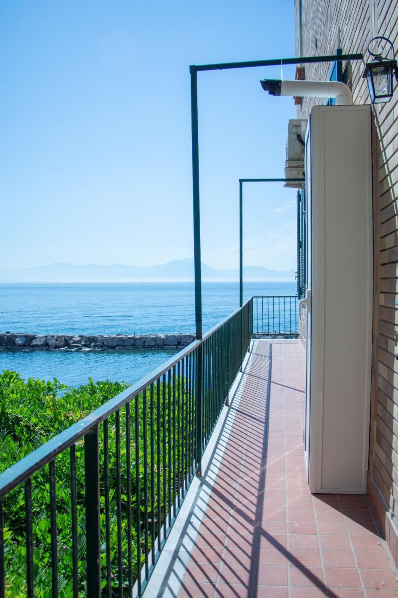 Wanderlust Aria Di Mare Apartment Naples Luaran gambar